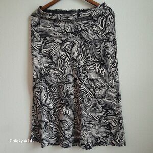 Rachel Zoe size 4 -  black/white zebra-like printed skirt